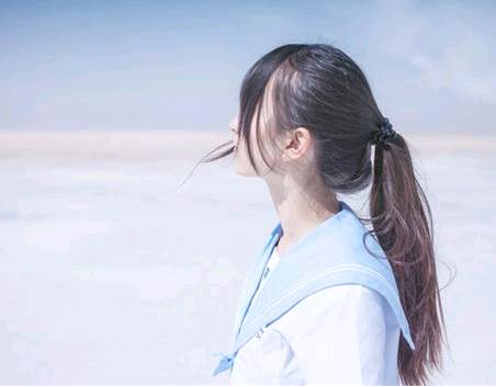 晚安心语优美语句：该爱的时候就去爱