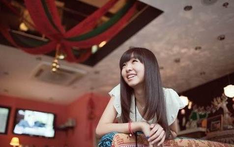 唯美早安心语说说句子：想要别人爱你，前提是先好好爱自己