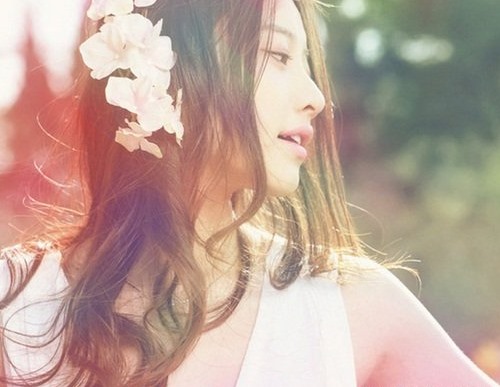 女孩致自己的早安心语正能量：人生的路，自己去书写
