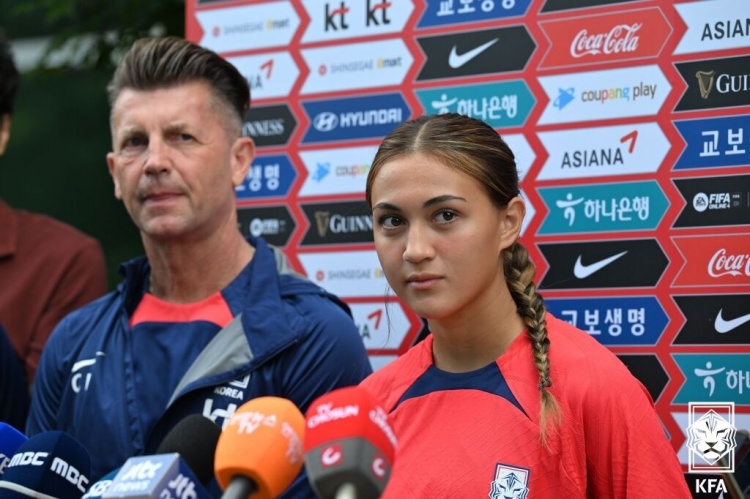 韩国女足主帅肯定凯西的表现