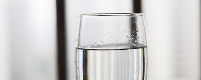 钟睒睒怎么成为首富 他的卖水之道