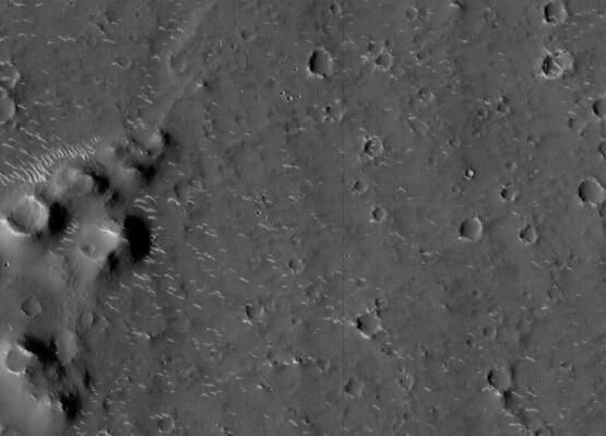 天问一号拍摄到高清火星影像图 原来火星是这样的