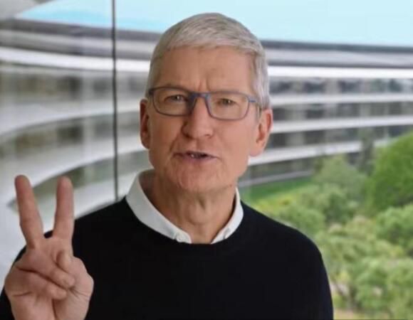 库克获8亿元年终奖 相当于苹果公司12小时的营收