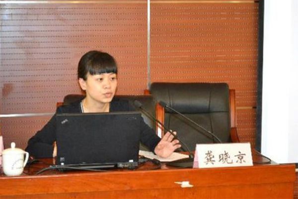 刘强东事业中三个重要的女人 你都了解吗