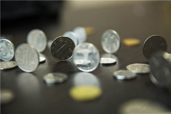 1万炒股一年最多挣多少  还有可能出现亏损