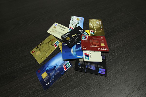 信用卡取现怎样最省 选对合适的信用卡种类才是关键
