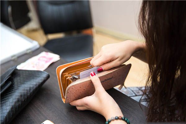 如何计算广州农商信用卡的年费 收费标准和规避方法