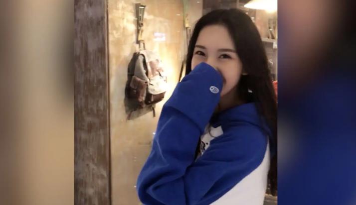女朋友发啦啦啦是什么意思 女朋友发啦啦啦怎么回复