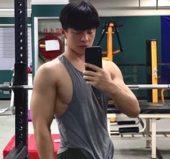 张宏涛怎么了 微博体操张宏涛照片原图介绍