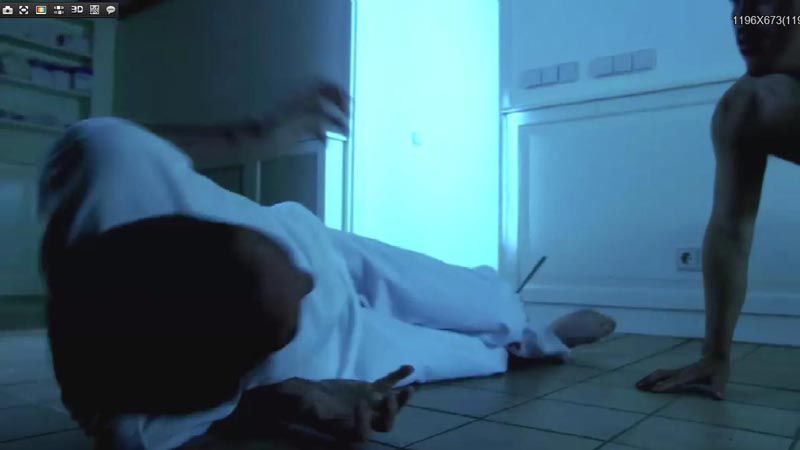 人体蜈蚣电影海报截图