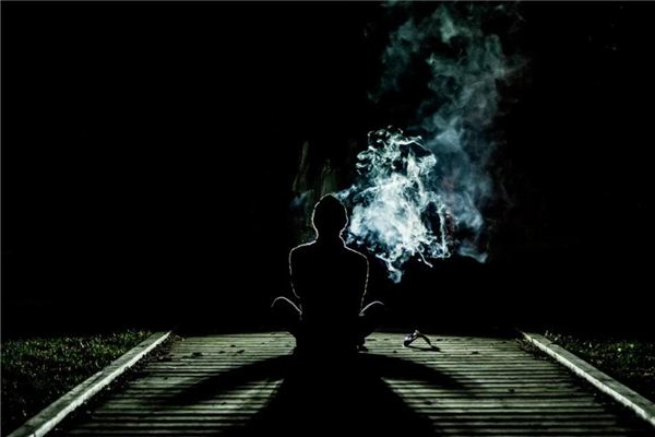利官近贵女命的深意与解析